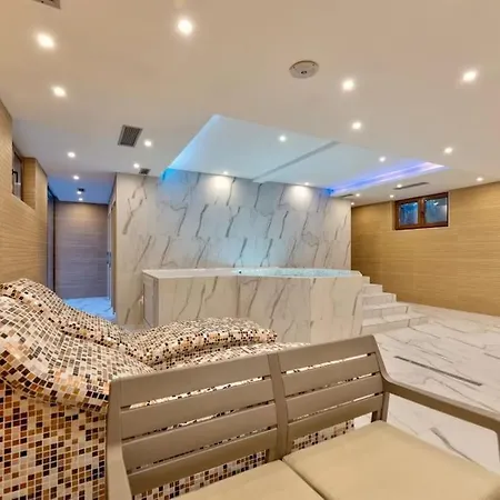 Dexy Luxury And * Ζλάτιμπορ