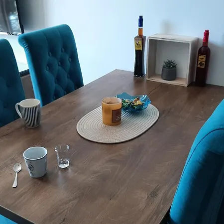 Dexy Luxury And * Ζλάτιμπορ